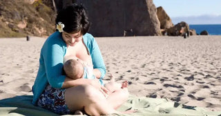 Video: How to Breastfeed in Public